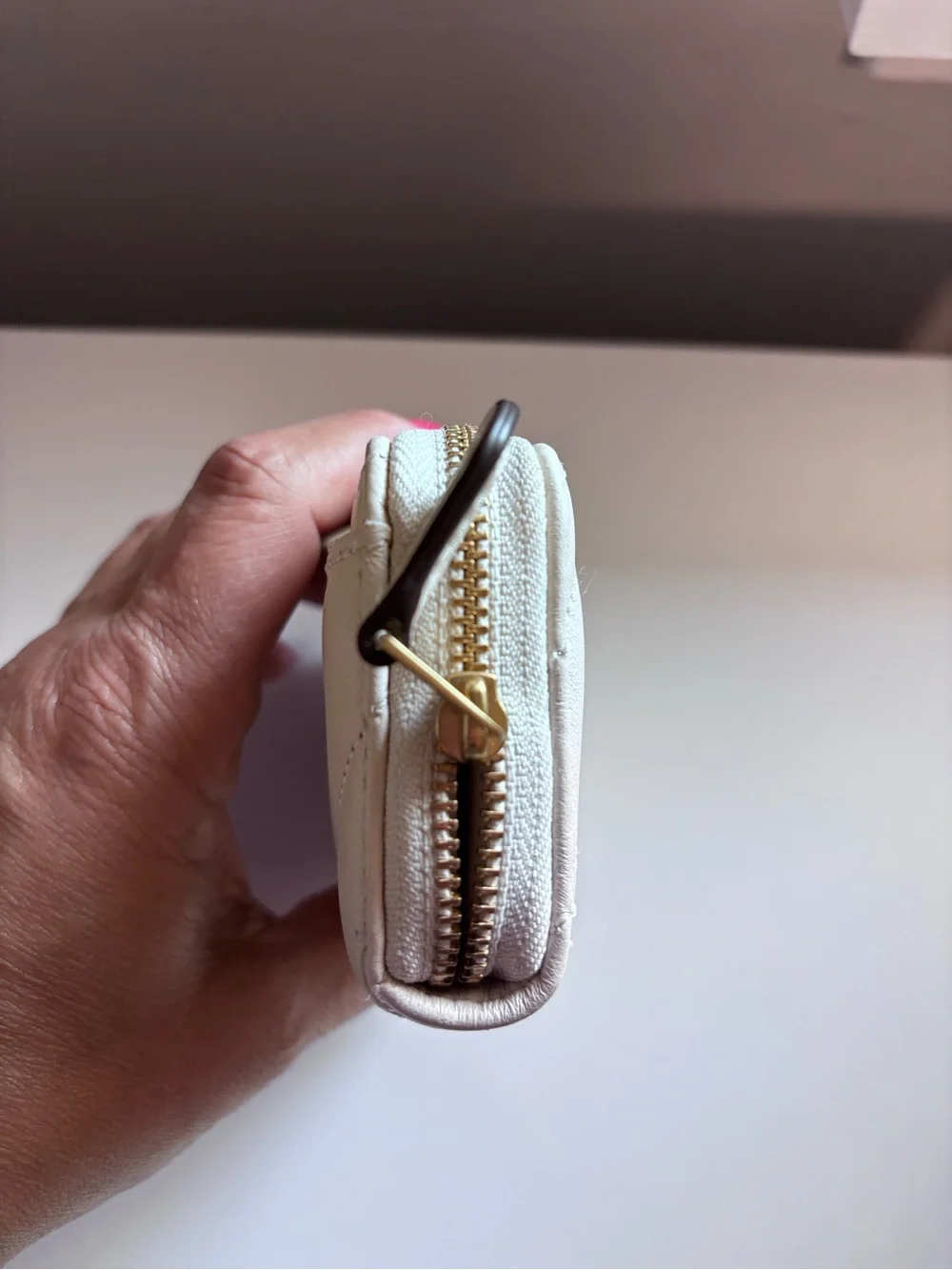 Essential Small Zip Around Card Case With Pillow Quilting